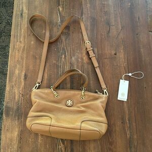 Tory Burch Whipstitch Logo Small Slouchy Satchel Crossbody in Tan leather